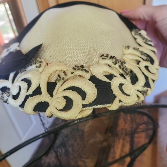 Famous Barr Co. Vintage Veiled Tie Hat - Picture 2 of 12